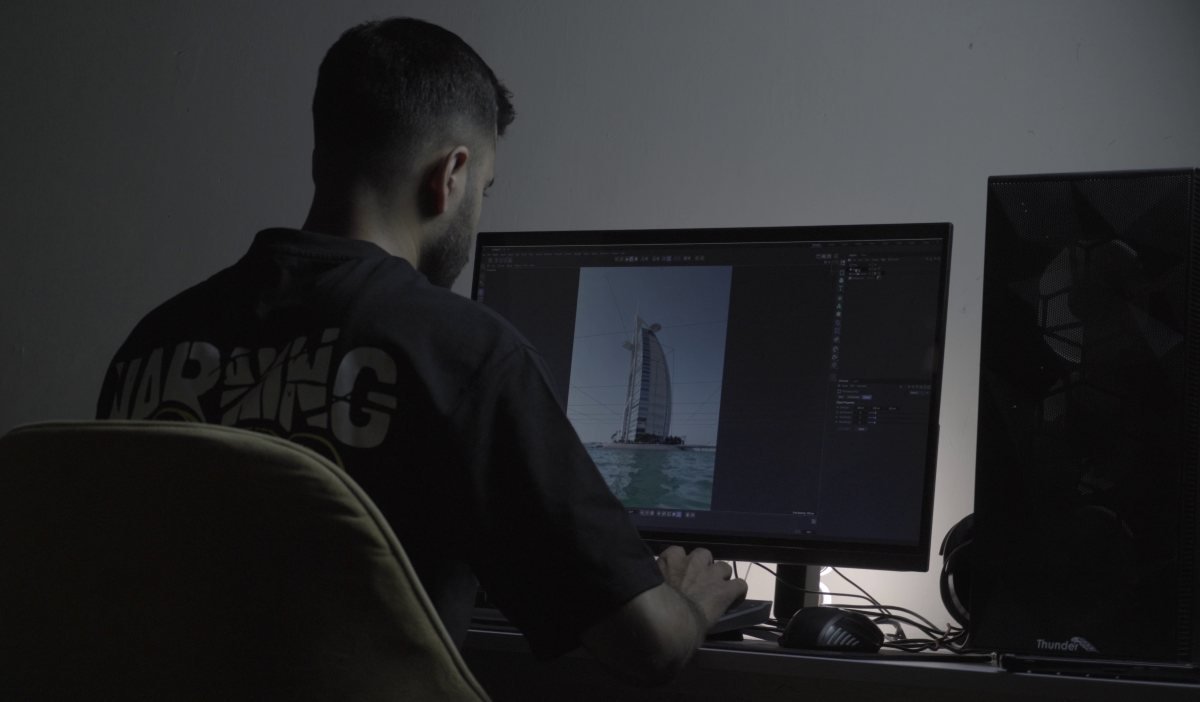 Behind the scenes: reviewing a Burj Al Arab 3D render on screen